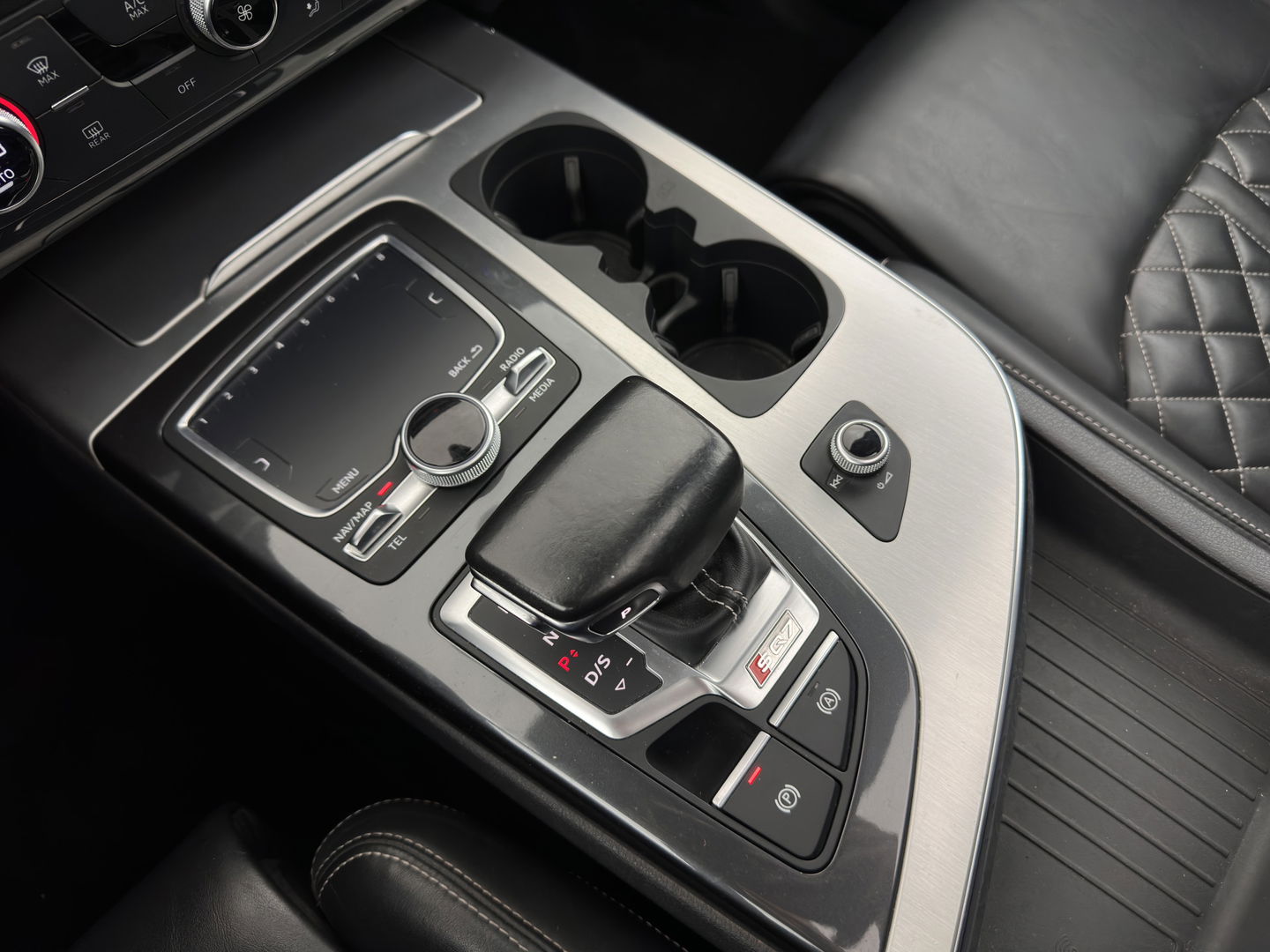 Audi SQ7 4.0 TDI quattro Pro Line + Aut. *PANO | LUXURY-LEATHER | MATRIX-LED | DIGI-COCKPIT | BOSE-SOUND | KEYLESS | CAMERA | MEMORY-PACK | HEATED-COMFORTSEATS | SHIFT-PADDLES | ECC | ADAPTIVE-CRUISE | BLIND-SPOT | 21''ALU*