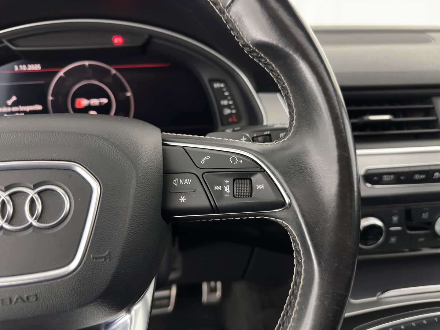 Audi SQ7 4.0 TDI quattro Pro Line + Aut. *PANO | LUXURY-LEATHER | MATRIX-LED | DIGI-COCKPIT | BOSE-SOUND | KEYLESS | CAMERA | MEMORY-PACK | HEATED-COMFORTSEATS | SHIFT-PADDLES | ECC | ADAPTIVE-CRUISE | BLIND-SPOT | 21''ALU*