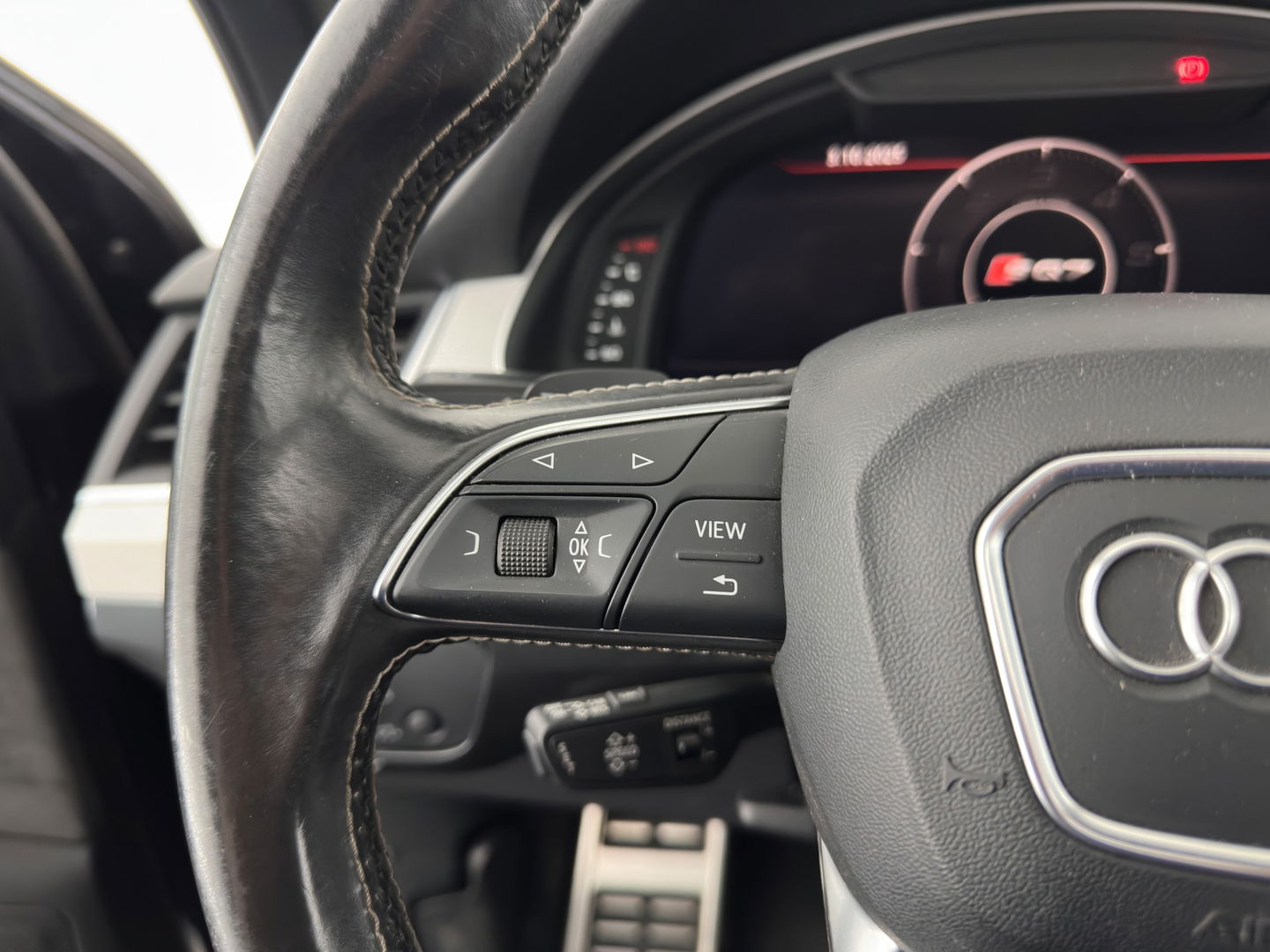 Audi SQ7 4.0 TDI quattro Pro Line + Aut. *PANO | LUXURY-LEATHER | MATRIX-LED | DIGI-COCKPIT | BOSE-SOUND | KEYLESS | CAMERA | MEMORY-PACK | HEATED-COMFORTSEATS | SHIFT-PADDLES | ECC | ADAPTIVE-CRUISE | BLIND-SPOT | 21''ALU*