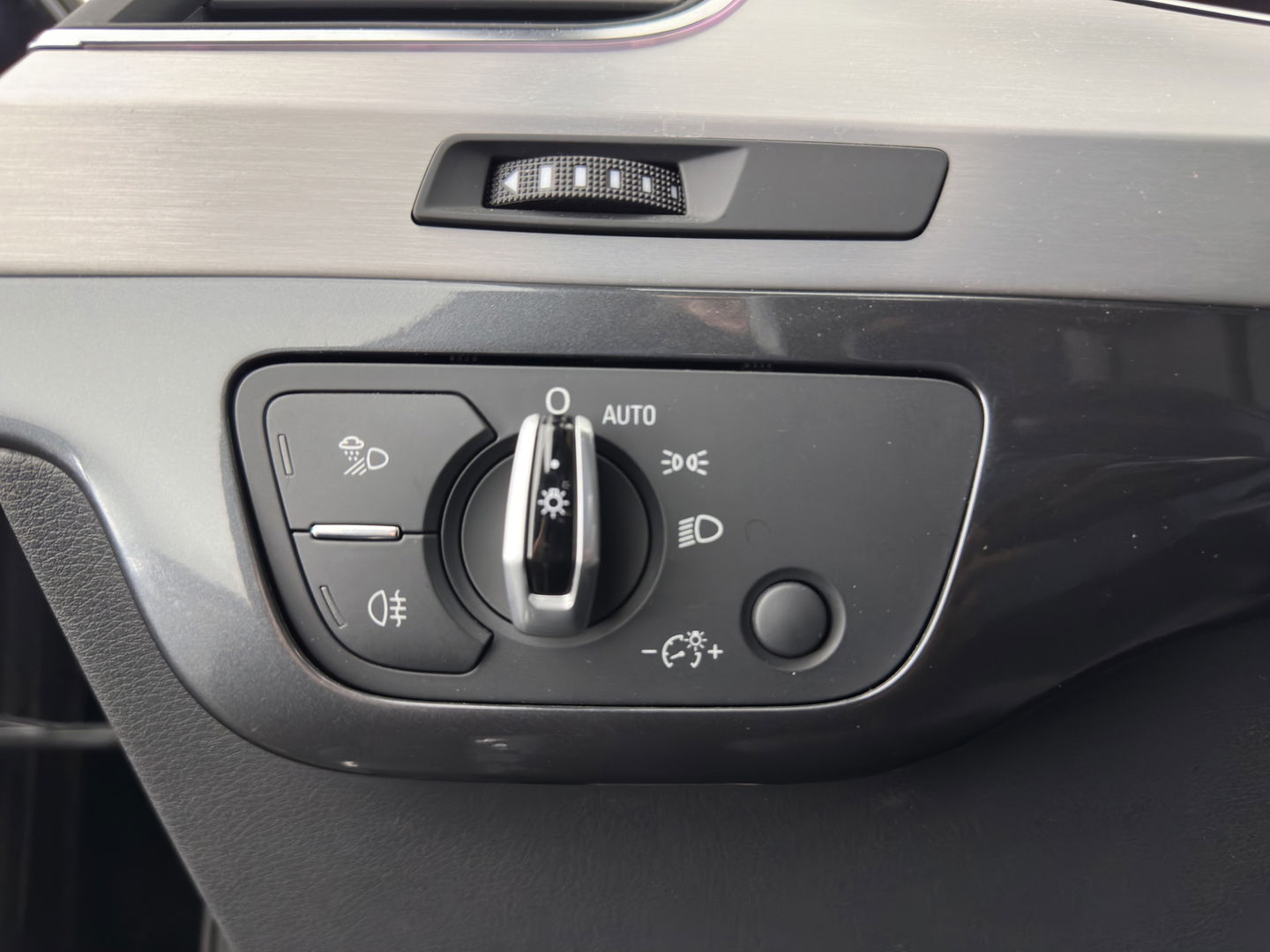 Audi SQ7 4.0 TDI quattro Pro Line + Aut. *PANO | LUXURY-LEATHER | MATRIX-LED | DIGI-COCKPIT | BOSE-SOUND | KEYLESS | CAMERA | MEMORY-PACK | HEATED-COMFORTSEATS | SHIFT-PADDLES | ECC | ADAPTIVE-CRUISE | BLIND-SPOT | 21''ALU*