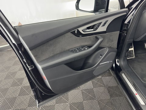 Audi SQ7 4.0 TDI quattro Pro Line + Aut. *PANO | LUXURY-LEATHER | MATRIX-LED | DIGI-COCKPIT | BOSE-SOUND | KEYLESS | CAMERA | MEMORY-PACK | HEATED-COMFORTSEATS | SHIFT-PADDLES | ECC | ADAPTIVE-CRUISE | BLIND-SPOT | 21''ALU*