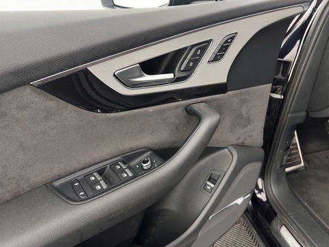 Audi SQ7 4.0 TDI quattro Pro Line + Aut. *PANO | LUXURY-LEATHER | MATRIX-LED | DIGI-COCKPIT | BOSE-SOUND | KEYLESS | CAMERA | MEMORY-PACK | HEATED-COMFORTSEATS | SHIFT-PADDLES | ECC | ADAPTIVE-CRUISE | BLIND-SPOT | 21''ALU*