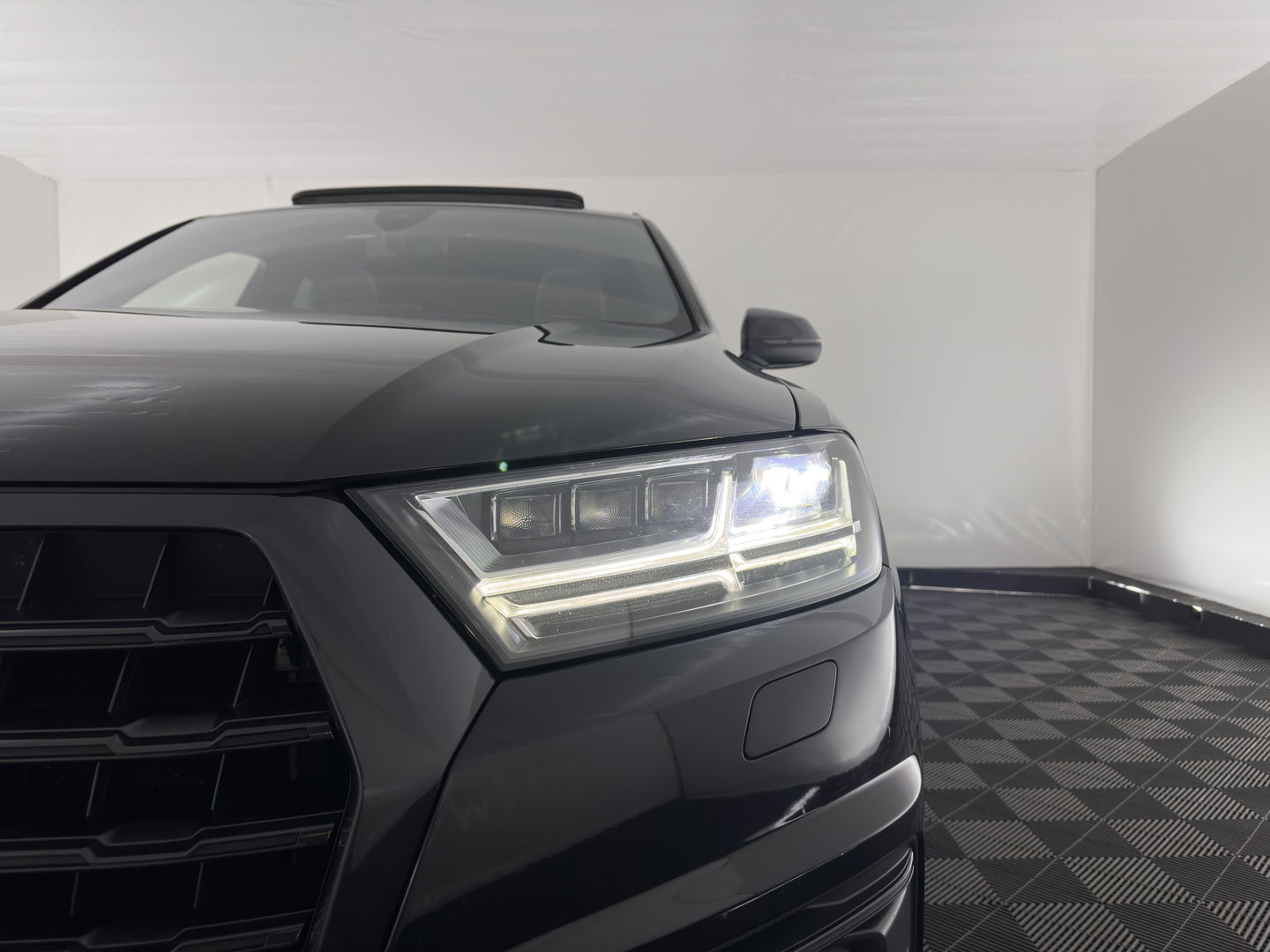 Audi SQ7 4.0 TDI quattro Pro Line + Aut. *PANO | LUXURY-LEATHER | MATRIX-LED | DIGI-COCKPIT | BOSE-SOUND | KEYLESS | CAMERA | MEMORY-PACK | HEATED-COMFORTSEATS | SHIFT-PADDLES | ECC | ADAPTIVE-CRUISE | BLIND-SPOT | 21''ALU*