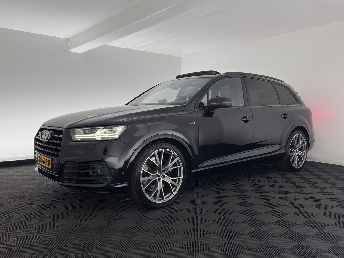Audi SQ7 4.0 TDI quattro Pro Line + Aut. *PANO | LUXURY-LEATHER | MATRIX-LED | DIGI-COCKPIT | BOSE-SOUND | KEYLESS | CAMERA | MEMORY-PACK | HEATED-COMFORTSEATS | SHIFT-PADDLES | ECC | ADAPTIVE-CRUISE | BLIND-SPOT | 21''ALU*