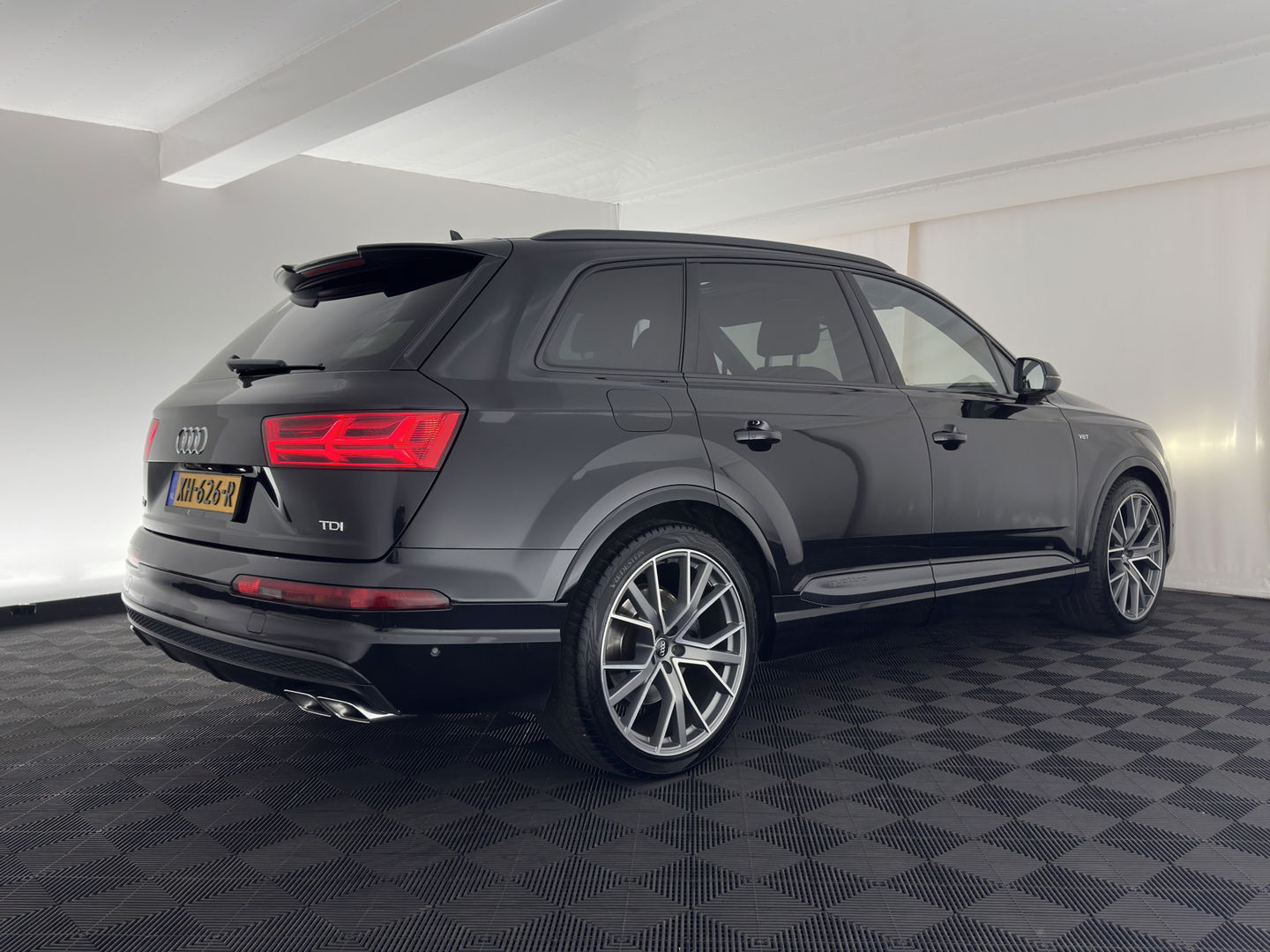 Audi SQ7 4.0 TDI quattro Pro Line + Aut. *PANO | LUXURY-LEATHER | MATRIX-LED | DIGI-COCKPIT | BOSE-SOUND | KEYLESS | CAMERA | MEMORY-PACK | HEATED-COMFORTSEATS | SHIFT-PADDLES | ECC | ADAPTIVE-CRUISE | BLIND-SPOT | 21''ALU*