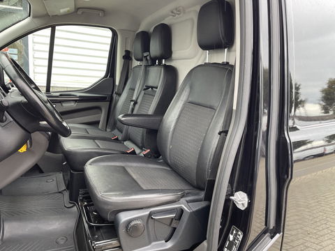 Ford Transit Custom 320 2.0 TDCI 185pk automaat L1H1 Sport / vaste prijs rijklaar € 22.950 ex btw / lease vanaf € 375 / half leer / airco / cruise / navi / camera / stoelverwarming !