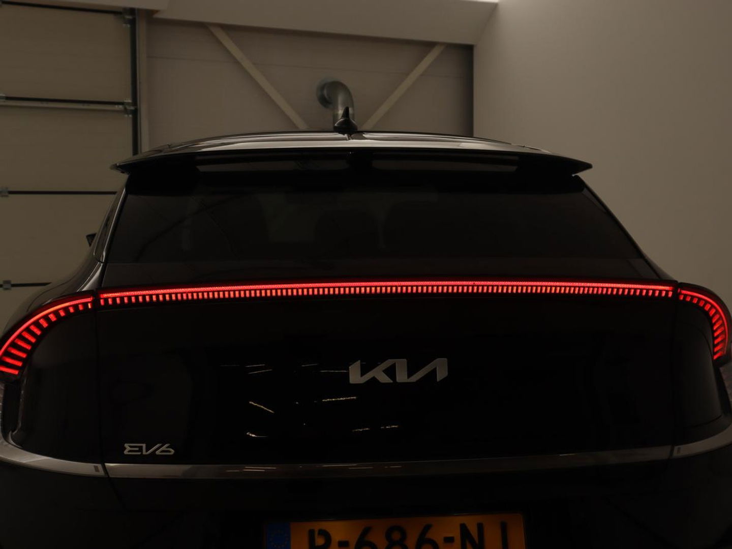 Kia Ev6 Plus 58 kWh | Stoelventilatie | Leder | Warmtepomp | Adaptive cruise | Carplay | Camera | Stoel & stuurverwarming | 19'' | Sfeerverlichting | Navigatie | Keyless
