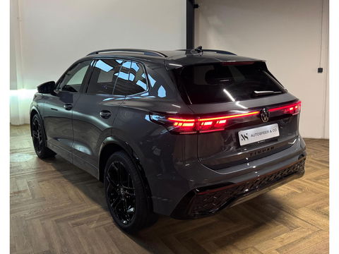 Volkswagen Tiguan 1.5 eTSI R-Line PANO KEYLESS H&K'