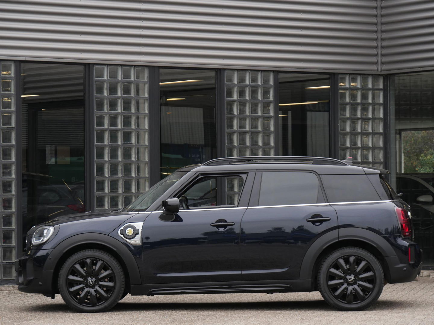 MINI Countryman COOPER S E ALL4/ PANORAMADAK/ LEER/ CAMERA/ ELEKT. KLEP/ SFEERVERLICHTING