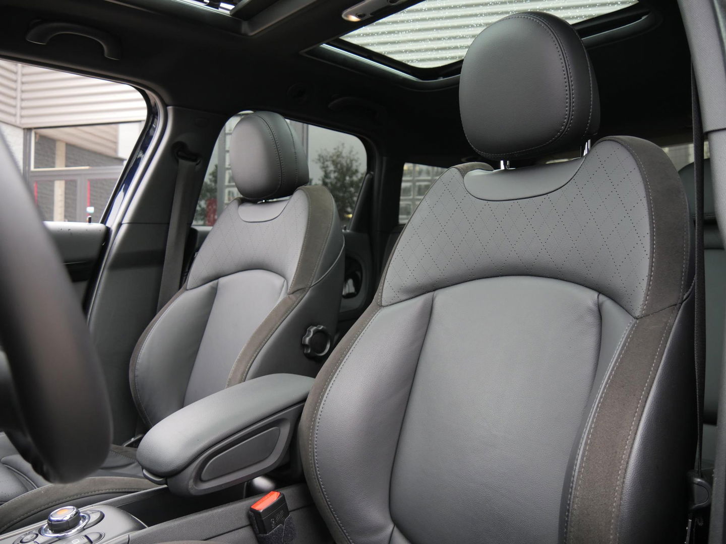 MINI Countryman COOPER S E ALL4/ PANORAMADAK/ LEER/ CAMERA/ ELEKT. KLEP/ SFEERVERLICHTING