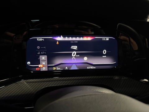 Volkswagen Golf 2.0 TSI R 4Motion PANO KEYLESS HUD