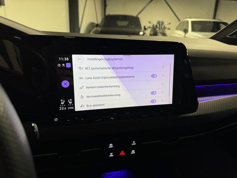 Volkswagen Golf 2.0 TSI R 4Motion PANO KEYLESS HUD