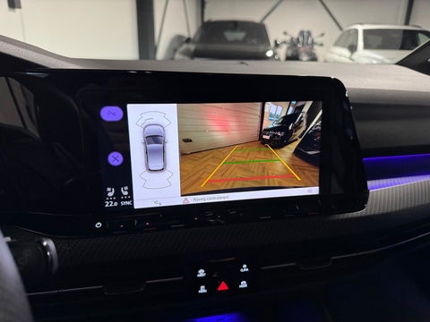 Volkswagen Golf 2.0 TSI R 4Motion PANO KEYLESS HUD