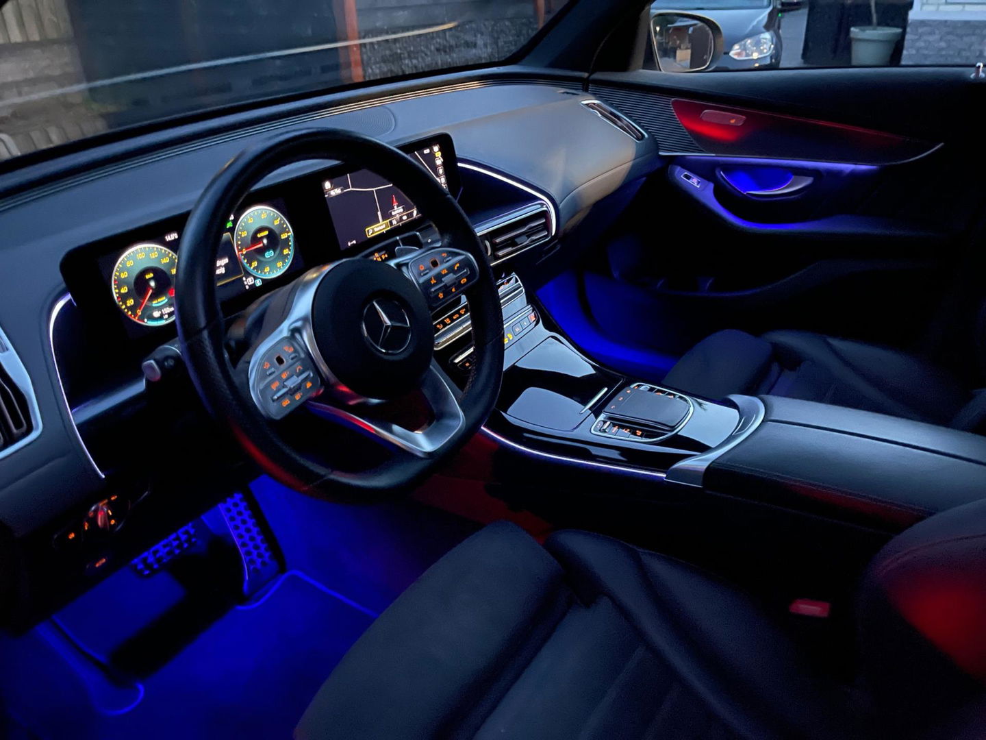 Mercedes-Benz EQC 400 4MATIC 80KW AMG-LINE PANORAMA-SCHUIFDAK 360" CAMERA