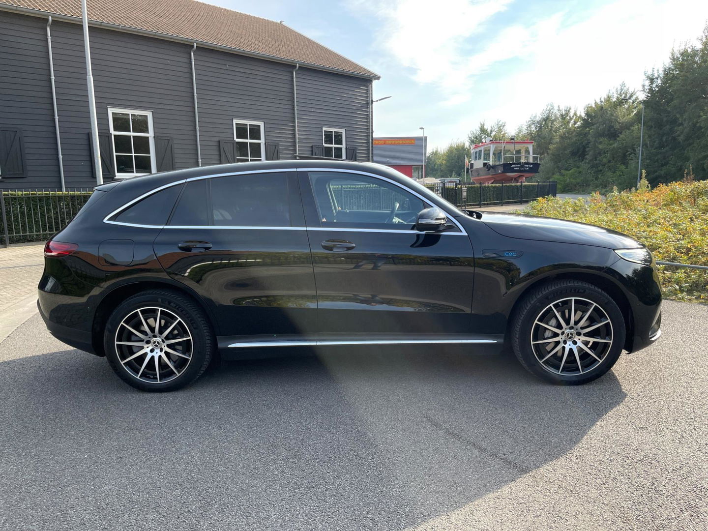Mercedes-Benz EQC 400 4MATIC 80KW AMG-LINE PANORAMA-SCHUIFDAK 360" CAMERA