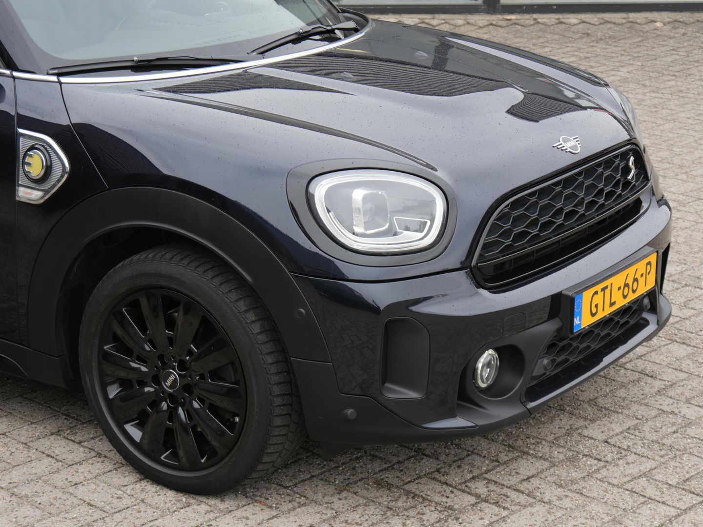 MINI Countryman COOPER S E ALL4/ PANORAMADAK/ LEER/ CAMERA/ ELEKT. KLEP/ SFEERVERLICHTING