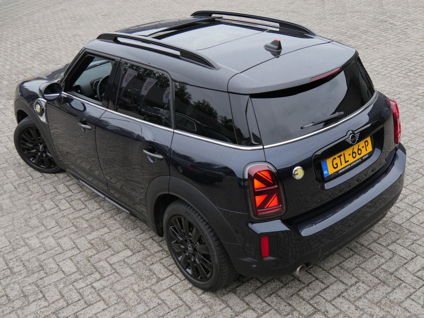 MINI Countryman COOPER S E ALL4/ PANORAMADAK/ LEER/ CAMERA/ ELEKT. KLEP/ SFEERVERLICHTING