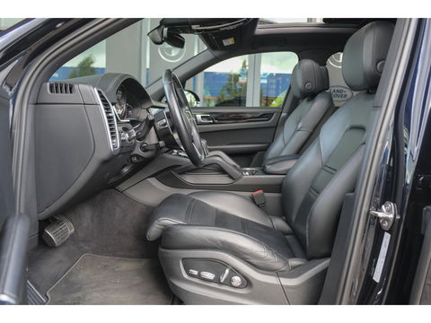 Porsche Cayenne S 2.9 V6 441pk Panoramadak Luchvering Matrix led Comfortstoelen Memory Camera 21" LMV