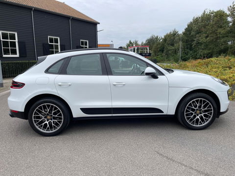 Porsche Macan 2.0 252PK Facelift /Panoramadak/Luchtvering/Led-Xenon/Camera/Electr-Trekhaak 1-Eigenaar Dealer-onderhouden