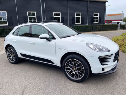 Porsche Macan 2.0 252PK Facelift /Panoramadak/Luchtvering/Led-Xenon/Camera/Electr-Trekhaak 1-Eigenaar Dealer-onderhouden