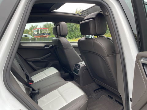 Porsche Macan 2.0 252PK Facelift /Panoramadak/Luchtvering/Led-Xenon/Camera/Electr-Trekhaak 1-Eigenaar Dealer-onderhouden