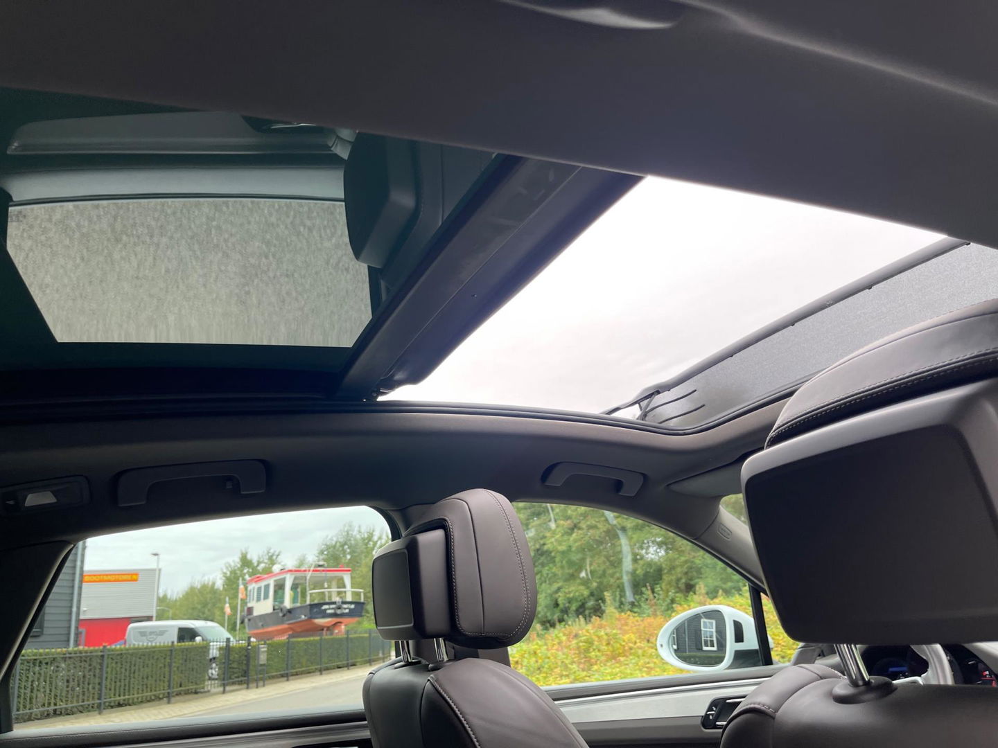 Porsche Macan 2.0 252PK Facelift /Panoramadak/Luchtvering/Led-Xenon/Camera/Electr-Trekhaak 1-Eigenaar Dealer-onderhouden