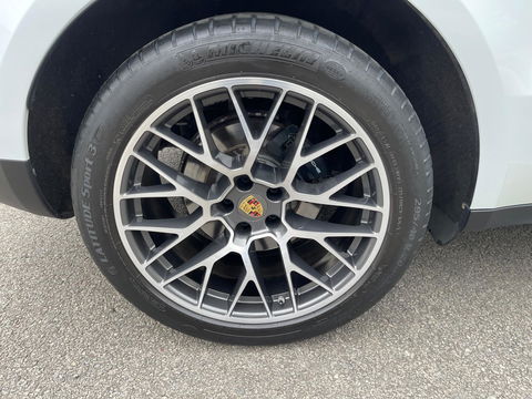 Porsche Macan 2.0 252PK Facelift /Panoramadak/Luchtvering/Led-Xenon/Camera/Electr-Trekhaak 1-Eigenaar Dealer-onderhouden
