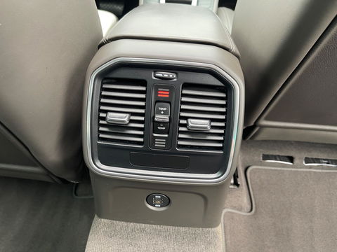 Porsche Macan 2.0 252PK Facelift /Panoramadak/Luchtvering/Led-Xenon/Camera/Electr-Trekhaak 1-Eigenaar Dealer-onderhouden