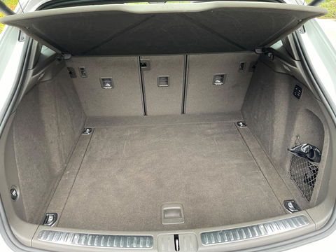 Porsche Macan 2.0 252PK Facelift /Panoramadak/Luchtvering/Led-Xenon/Camera/Electr-Trekhaak 1-Eigenaar Dealer-onderhouden