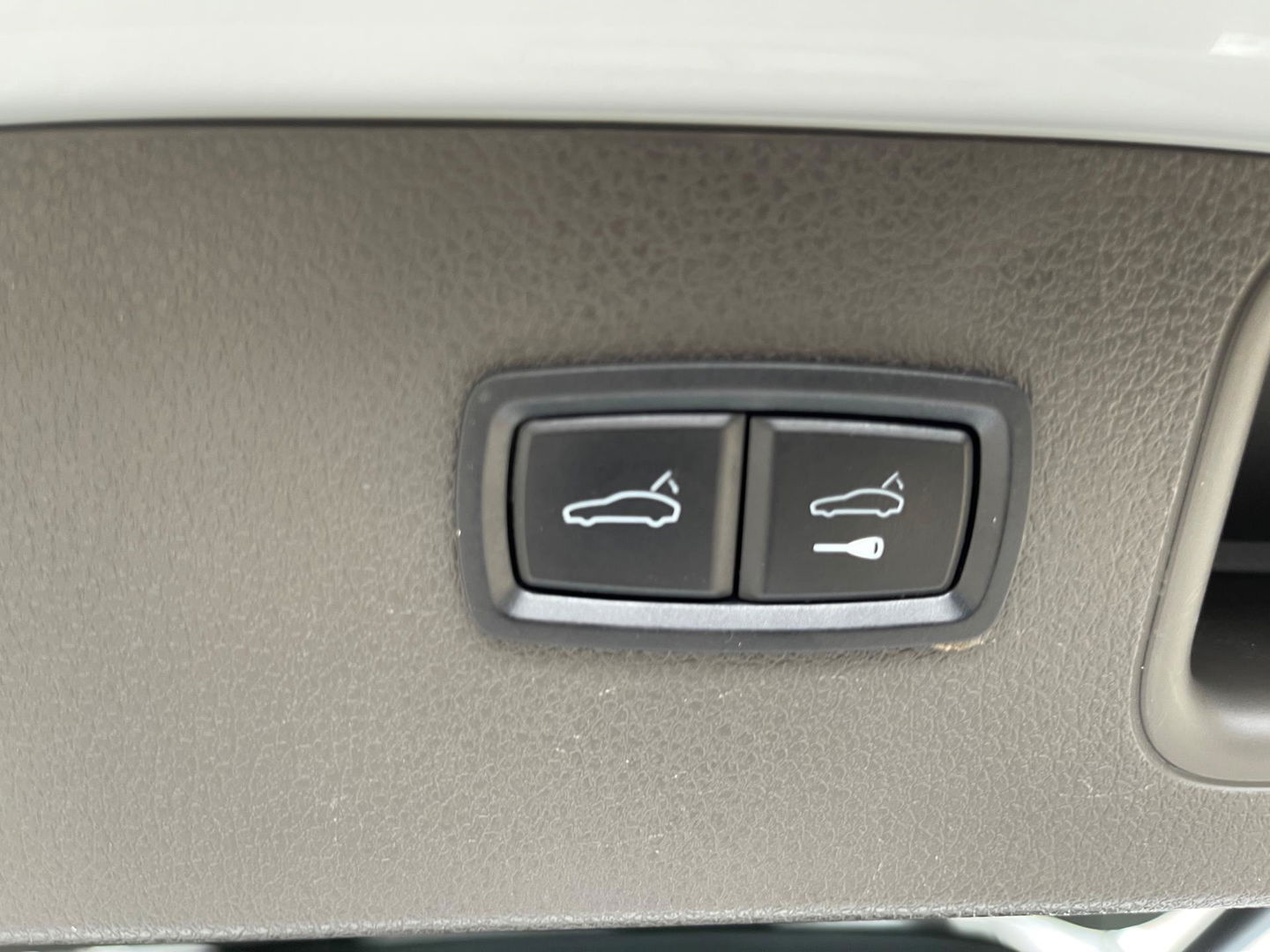 Porsche Macan 2.0 252PK Facelift /Panoramadak/Luchtvering/Led-Xenon/Camera/Electr-Trekhaak 1-Eigenaar Dealer-onderhouden