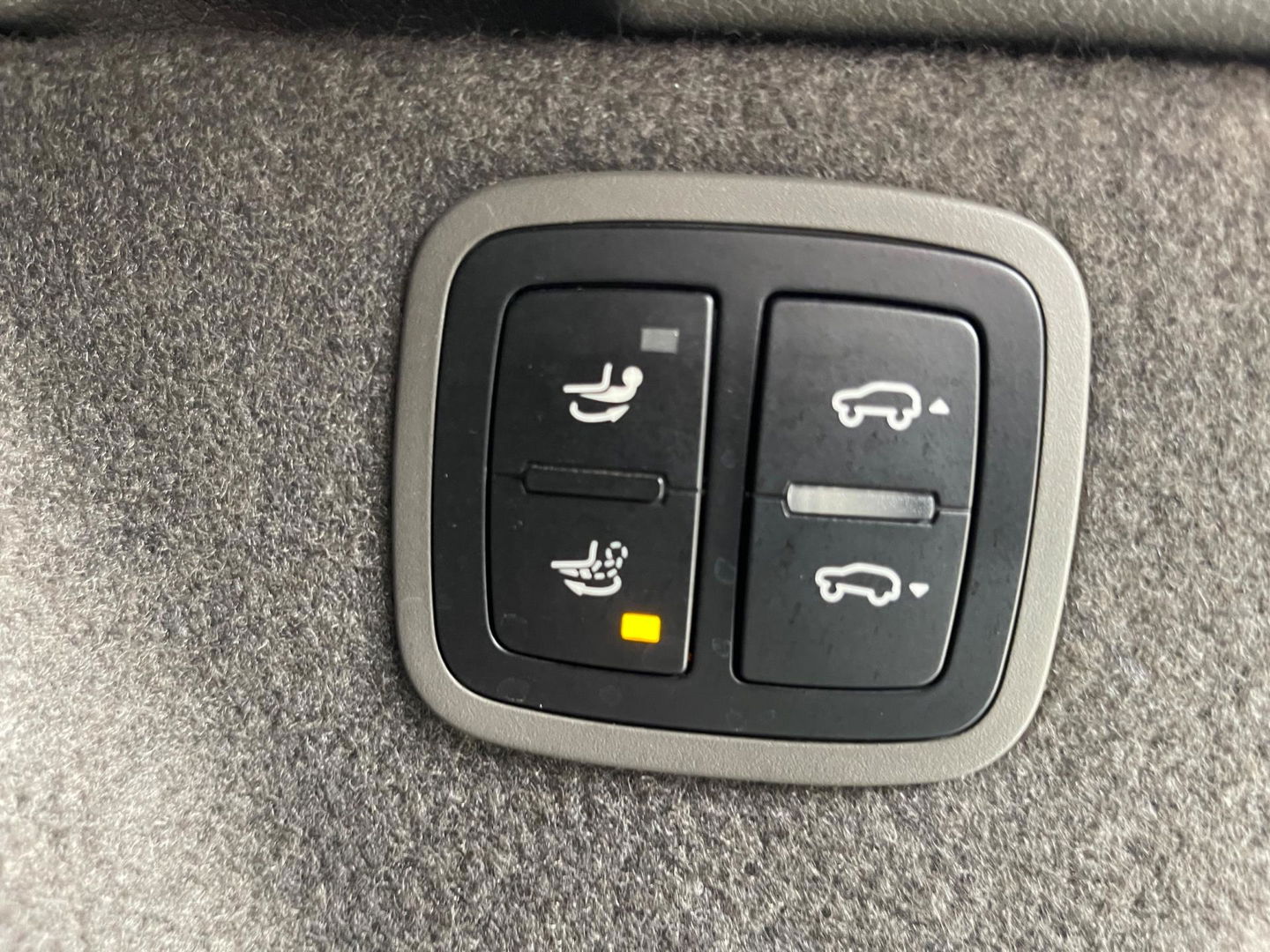Porsche Macan 2.0 252PK Facelift /Panoramadak/Luchtvering/Led-Xenon/Camera/Electr-Trekhaak 1-Eigenaar Dealer-onderhouden