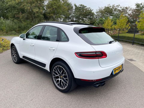 Porsche Macan 2.0 252PK Facelift /Panoramadak/Luchtvering/Led-Xenon/Camera/Electr-Trekhaak 1-Eigenaar Dealer-onderhouden