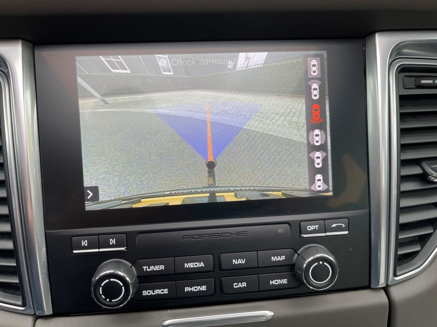 Porsche Macan 2.0 252PK Facelift /Panoramadak/Luchtvering/Led-Xenon/Camera/Electr-Trekhaak 1-Eigenaar Dealer-onderhouden