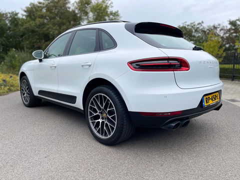 Porsche Macan 2.0 252PK Facelift /Panoramadak/Luchtvering/Led-Xenon/Camera/Electr-Trekhaak 1-Eigenaar Dealer-onderhouden
