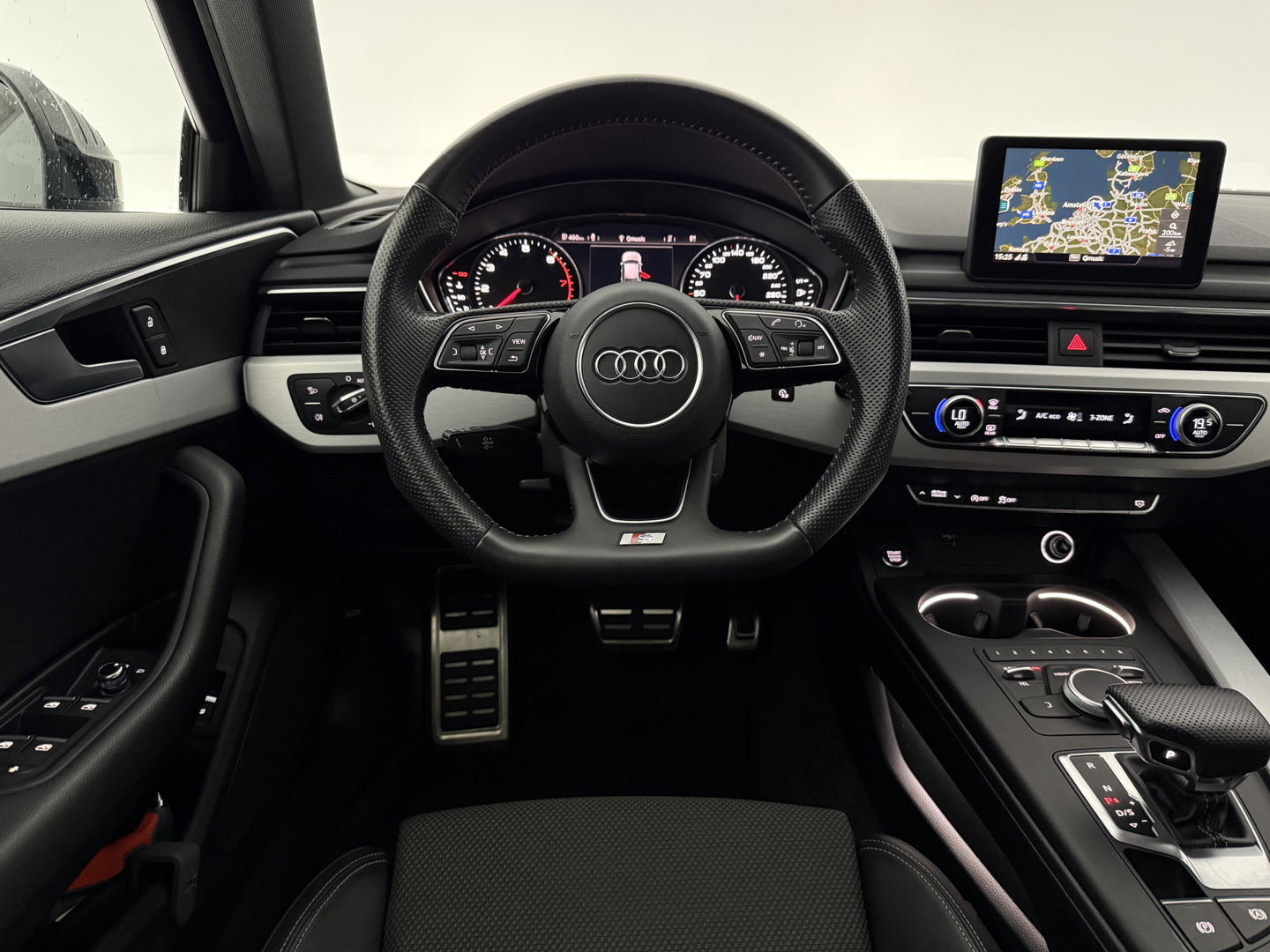 Audi A4 35 TFSI 150PK S-line | Virtual | LED | Carplay | Cruise | Navi | Keyless | Parkeersens.