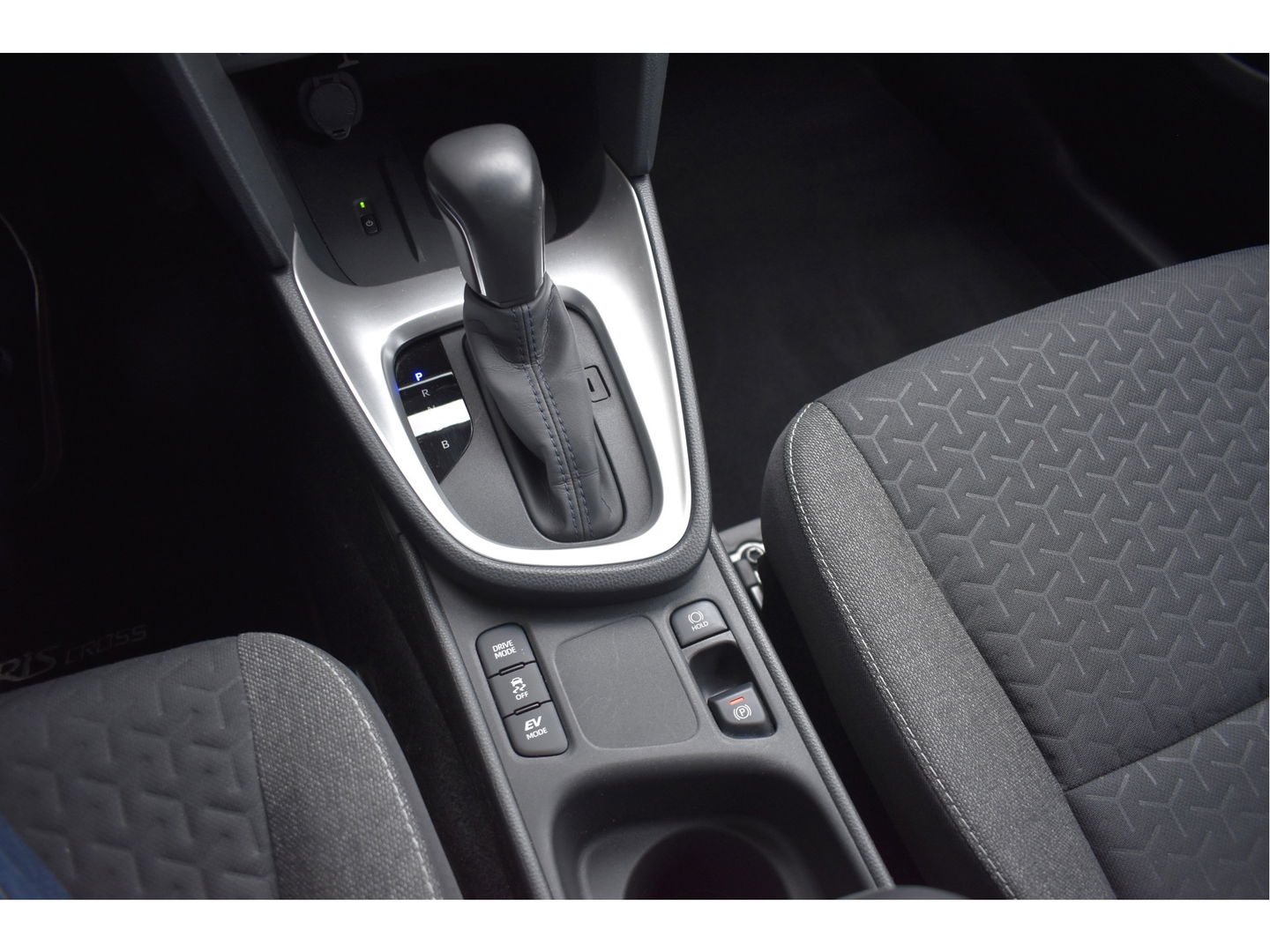 Toyota Yaris Cross 1.5 Hybrid Explore | NL-Auto | Camera | Keyless | Carplay | DAB | Full LED | Nieuwstaat