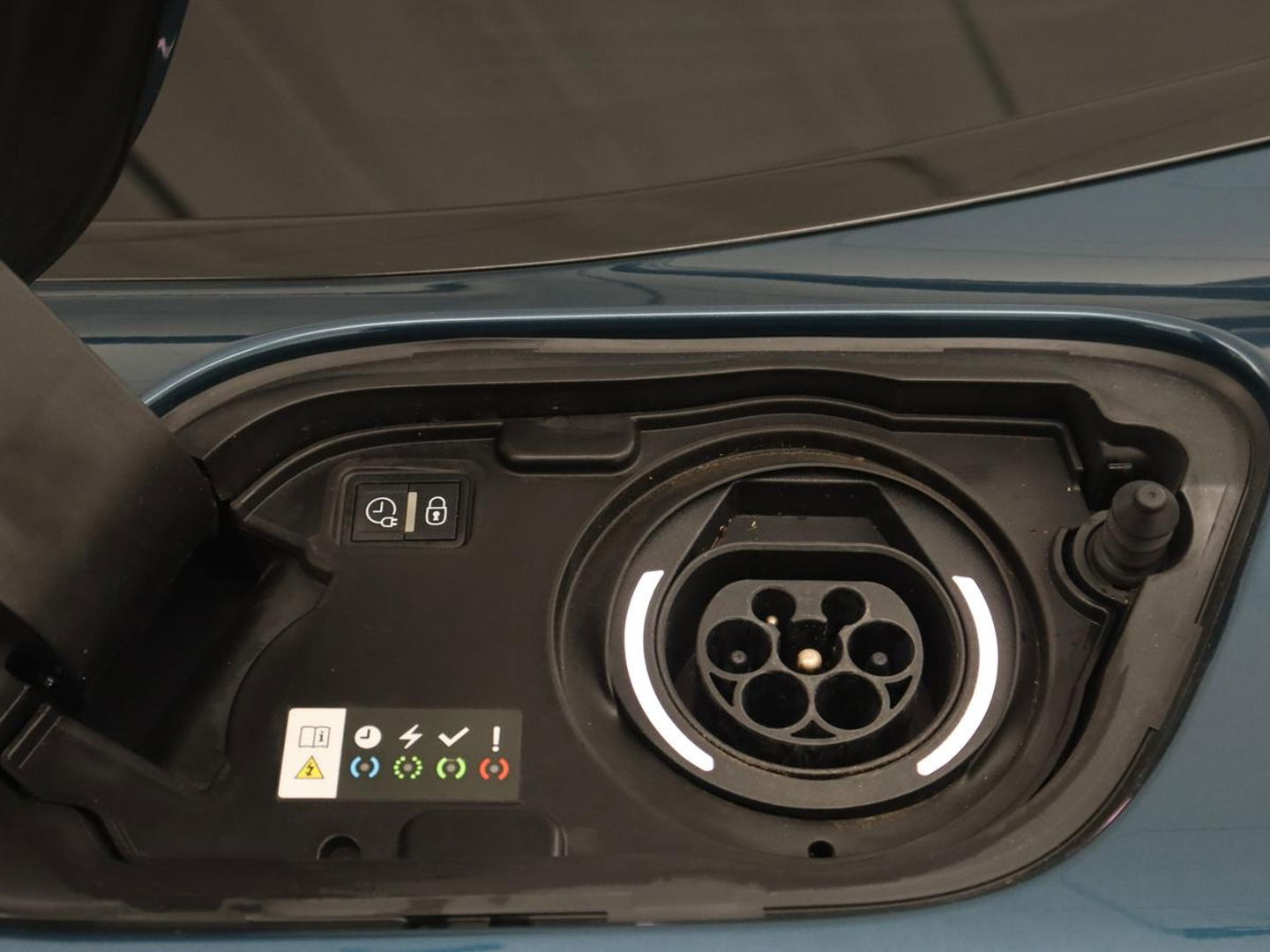 Peugeot 508 1.6 HYbrid 225 GT | Stoelverwarming | Trekhaak | Adaptive cruise | Half leder | Camera | Sportstoelen | Carplay | Navigatie | Full LED | PHEV | Plug In