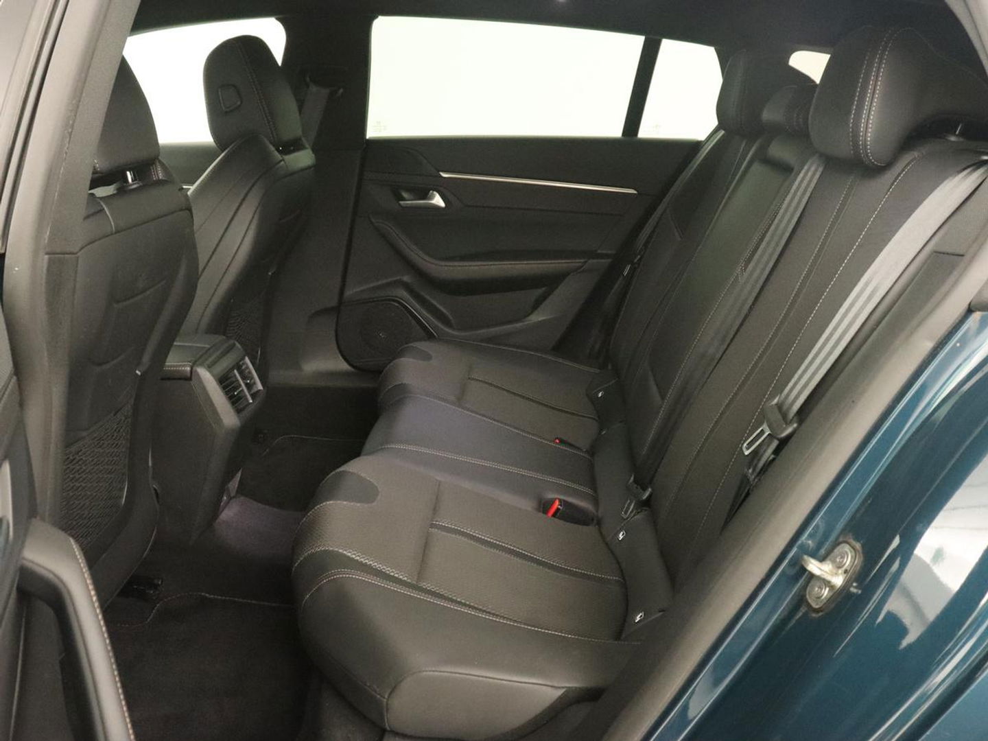 Peugeot 508 1.6 HYbrid 225 GT | Stoelverwarming | Trekhaak | Adaptive cruise | Half leder | Camera | Sportstoelen | Carplay | Navigatie | Full LED | PHEV | Plug In