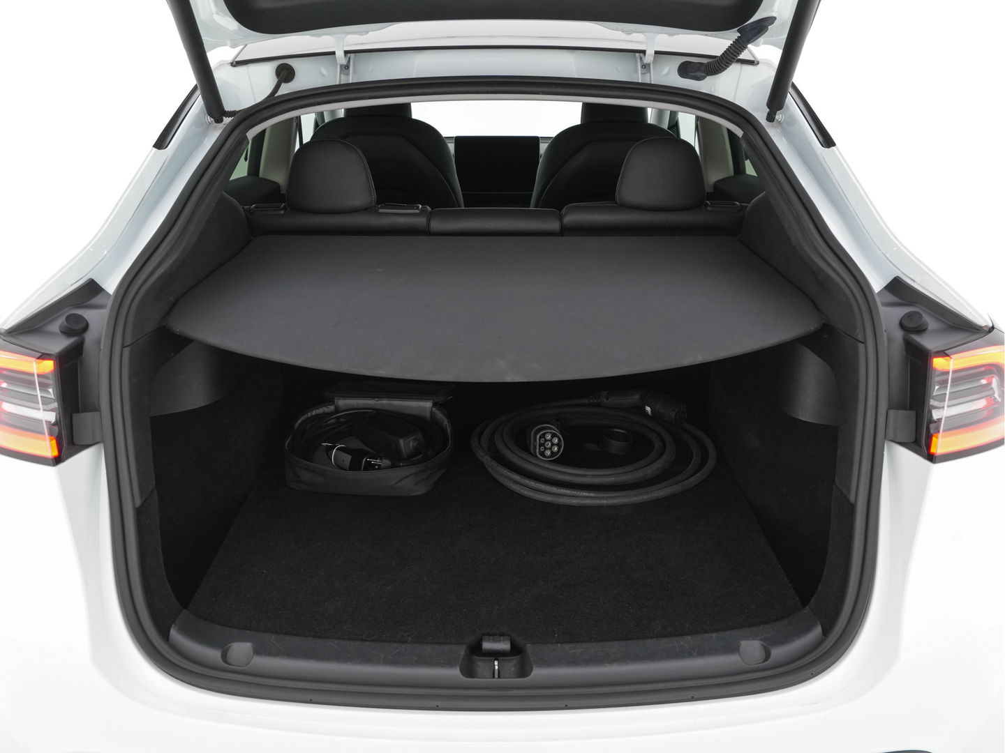 Tesla Model Y RWD 58 kWh [ 3-Fase ] {SOH-93%} (INCL-BTW) Aut. *PANO | AUTO-PILOT | LUXURY-LEATHER | TOP-VIEW | NAVI-FULLMAP | MATRIX-LED | DIGI-COCKPIT | KEYLESS | CAMERA | DAB+ | HEATED-COMFORTSEATS | PRIVACY-GLASS*