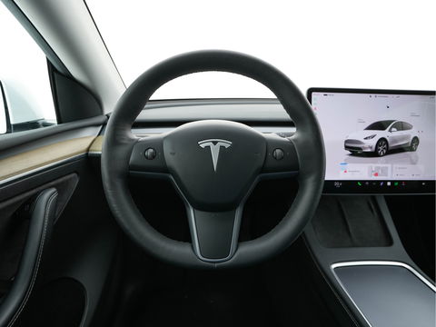Tesla Model Y RWD 58 kWh [ 3-Fase ] {SOH-93%} (INCL-BTW) Aut. *PANO | AUTO-PILOT | LUXURY-LEATHER | TOP-VIEW | NAVI-FULLMAP | MATRIX-LED | DIGI-COCKPIT | KEYLESS | CAMERA | DAB+ | HEATED-COMFORTSEATS | PRIVACY-GLASS*