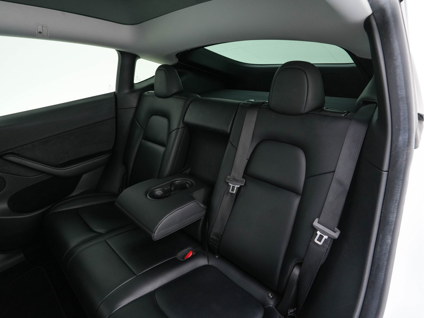 Tesla Model Y RWD 58 kWh [ 3-Fase ] {SOH-93%} (INCL-BTW) Aut. *PANO | AUTO-PILOT | LUXURY-LEATHER | TOP-VIEW | NAVI-FULLMAP | MATRIX-LED | DIGI-COCKPIT | KEYLESS | CAMERA | DAB+ | HEATED-COMFORTSEATS | PRIVACY-GLASS*
