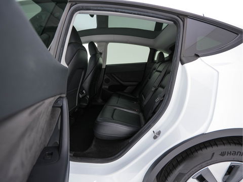 Tesla Model Y RWD 58 kWh [ 3-Fase ] {SOH-93%} (INCL-BTW) Aut. *PANO | AUTO-PILOT | LUXURY-LEATHER | TOP-VIEW | NAVI-FULLMAP | MATRIX-LED | DIGI-COCKPIT | KEYLESS | CAMERA | DAB+ | HEATED-COMFORTSEATS | PRIVACY-GLASS*