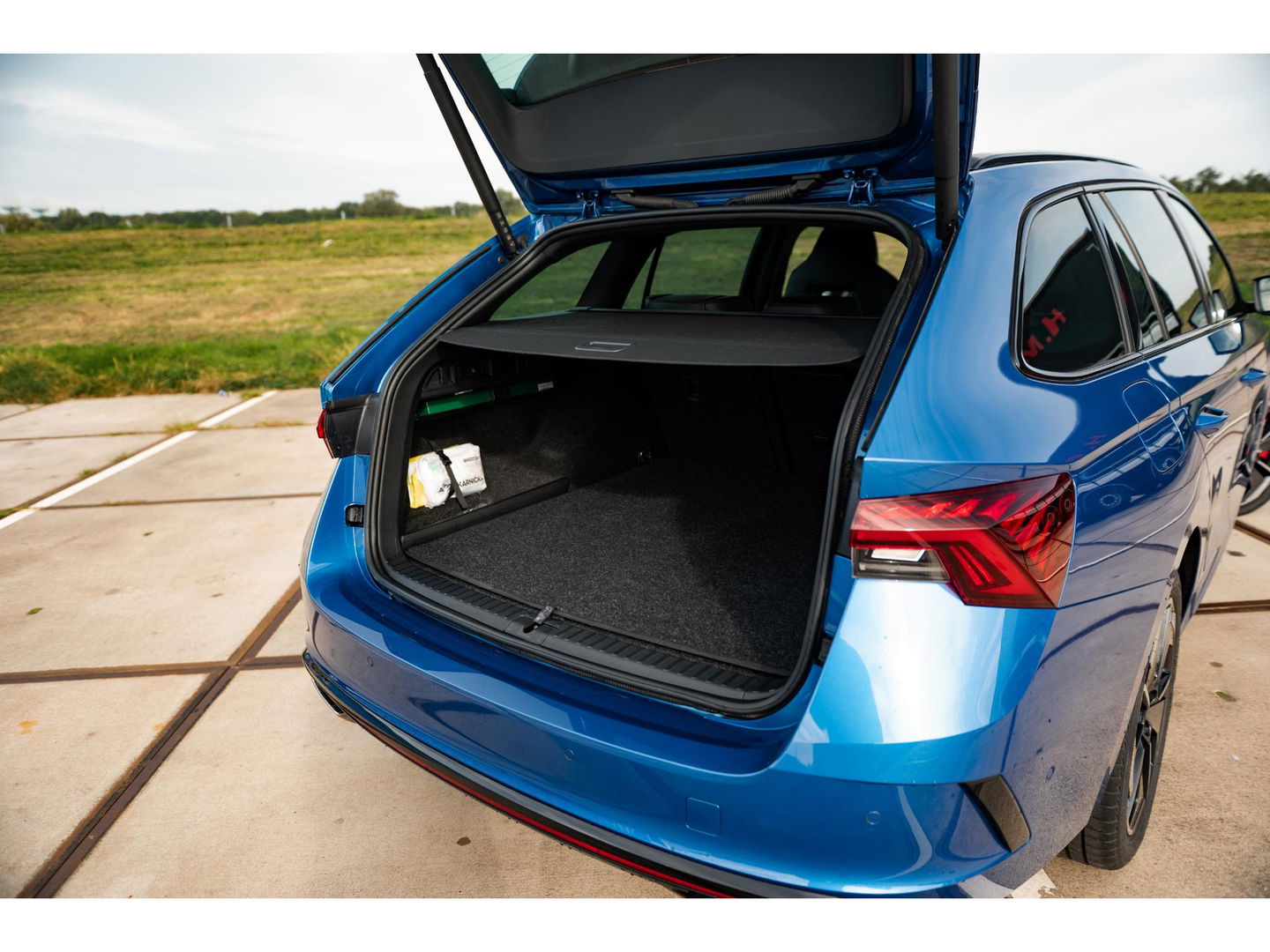 Škoda Octavia Combi 1.4 TSI RS iV PHEV | ALCANTARA SPORT COMFORT STOELEN ! TREKHAAK