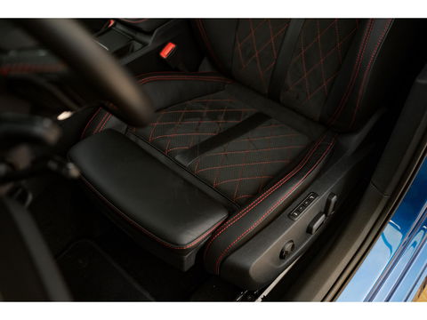 Škoda Octavia Combi 1.4 TSI RS iV PHEV | ALCANTARA SPORT COMFORT STOELEN ! TREKHAAK