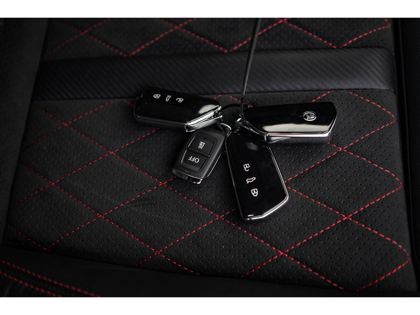 Škoda Octavia Combi 1.4 TSI RS iV PHEV | ALCANTARA SPORT COMFORT STOELEN ! TREKHAAK