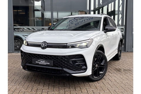 Volkswagen Tiguan 2.0 TDI R-LINE AUTOMAAT 150PK AIRCO NAVI BIGSCREEN PDC-CAMERA CRUISE.