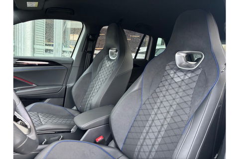 Volkswagen Tiguan 2.0 TDI R-LINE AUTOMAAT 150PK AIRCO NAVI BIGSCREEN PDC-CAMERA CRUISE.