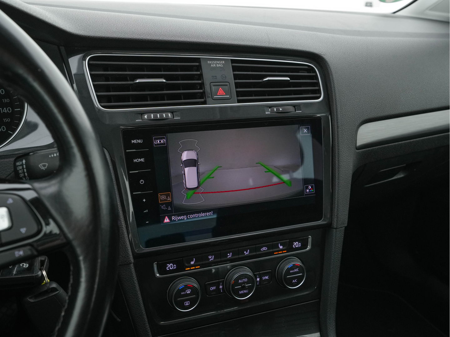 Volkswagen e-Golf (SOH-86%) Aut. *HEAT-PUMP | LUXURY-LEATHER | FULL-LED | NAVI-FULLMAP | CAMERA | HEATED-SPORTSEATS | ECC | CCS-FASTLOADER | PDC | CARPLAY | CRUISE | 16''ALU*