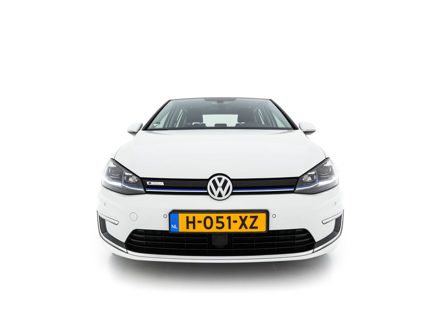 Volkswagen e-Golf (SOH-86%) Aut. *HEAT-PUMP | LUXURY-LEATHER | FULL-LED | NAVI-FULLMAP | CAMERA | HEATED-SPORTSEATS | ECC | CCS-FASTLOADER | PDC | CARPLAY | CRUISE | 16''ALU*