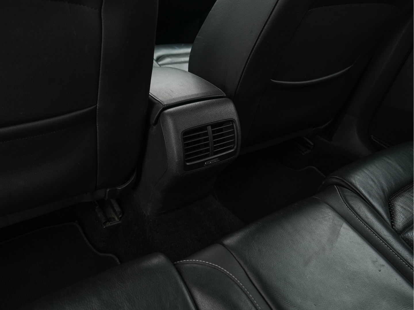 Volkswagen e-Golf (SOH-86%) Aut. *HEAT-PUMP | LUXURY-LEATHER | FULL-LED | NAVI-FULLMAP | CAMERA | HEATED-SPORTSEATS | ECC | CCS-FASTLOADER | PDC | CARPLAY | CRUISE | 16''ALU*